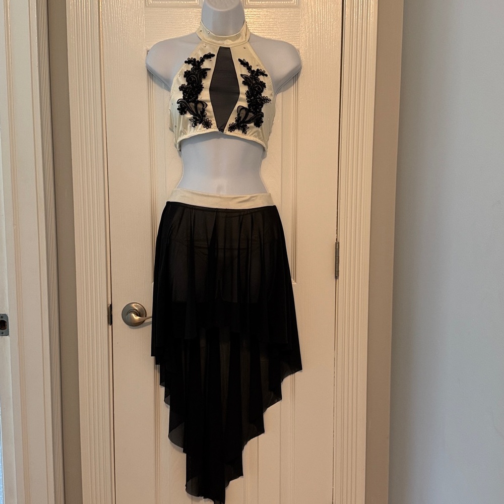 Elegant Blanc and White two piece dance costume.